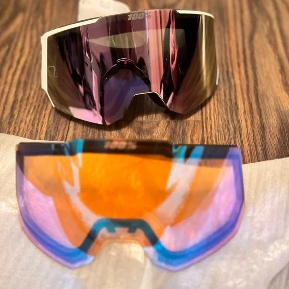 Goggles - moto or snow 100% with two lenses